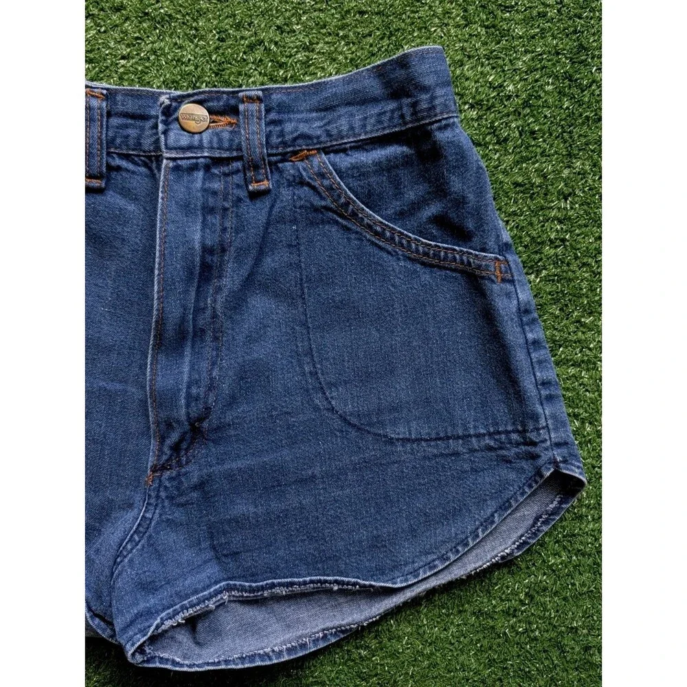 Vintage 70s Wrangler High Waist 25 Shorts Juniors 7 Western Yoke Rodeo USA Made